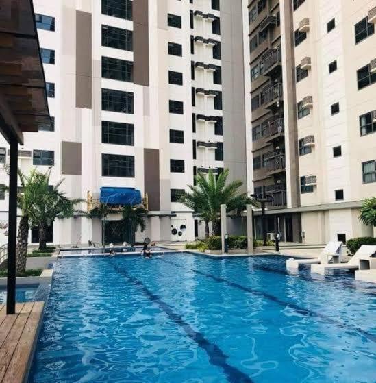 Horizon 101 A10 Shortwalk Robinson'S Mall + Free Wifi+ Netflix Cebu Stadt Exterior foto